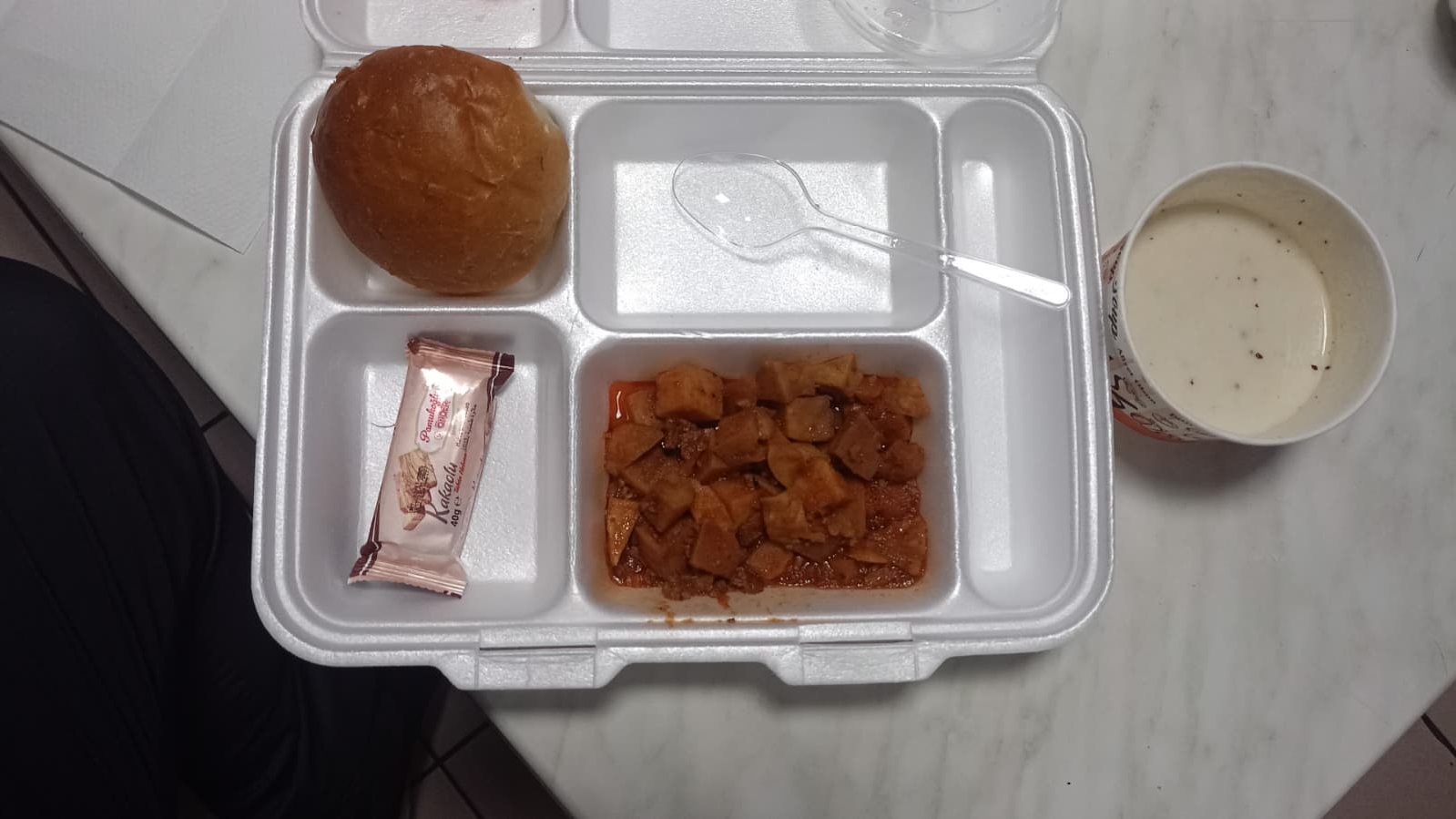 Erciyes Üniversitesi'nde Bardak Taştı: Nöbetçi Personele "Doyumluk Değil Tadımlık" Yemek! (resim 1) – saglikhaberi.net