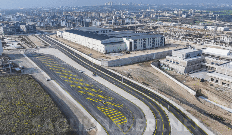 Denizli Acil Durum Hastanesi’nde Vahim İddia: “Zemin Oturuyor, Temele Enjeksiyon Yapılıyor”