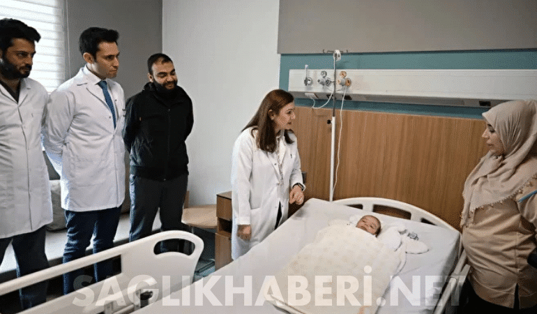 Gaziantep Şehir Hastanesi’nde Dev Tümörle Doğan Bebeğe Hayat Kurtaran Operasyon