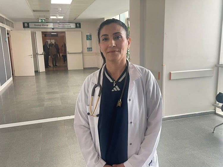 İstanbul ve Sivas Hattında Şifa Yolculuğu: Tek Akciğerli Hastaya Uyutulmadan Mesane Kanseri Ameliyatı (resim 6) – saglikhaberi.net İstanbul ve Sivas Hattında Şifa Yolculuğu: Tek Akciğerli Hastaya Uyutulmadan Mesane Kanseri Ameliyatı (resim 5) – saglikhaberi.net