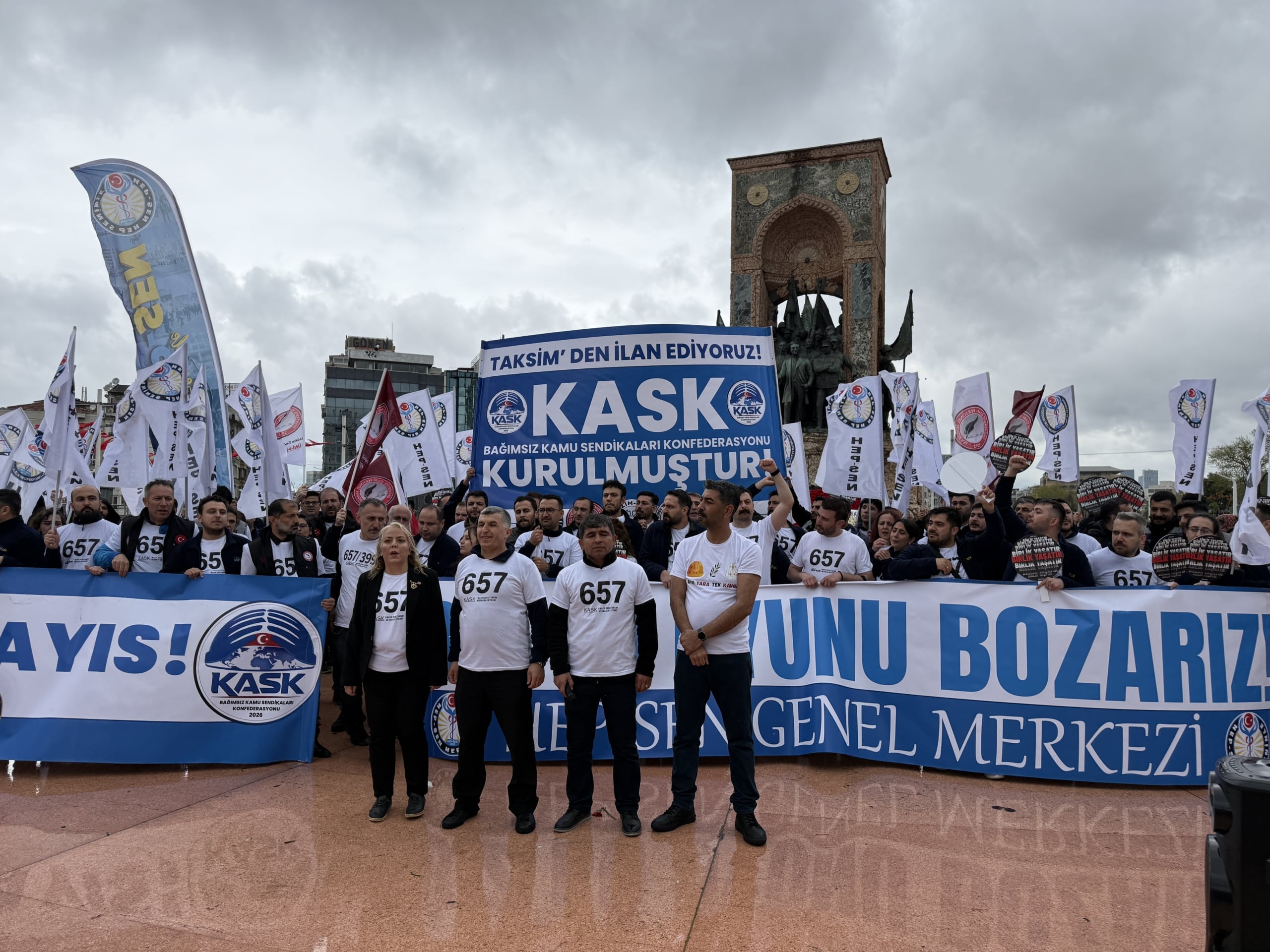 HEP-SEN’den 1 Mayıs’ta Tarihi Adım: KASK Konfederasyonu Taksim’de İlan Edildi! (resim 2) – saglikhaberi.net HEP-SEN’den 1 Mayıs’ta Tarihi Adım: KASK Konfederasyonu Taksim’de İlan Edildi! (resim 1) – saglikhaberi.net