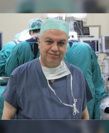 Prof. Dr. Sezai Yılmaz ve Ekibi Ameliyathanede