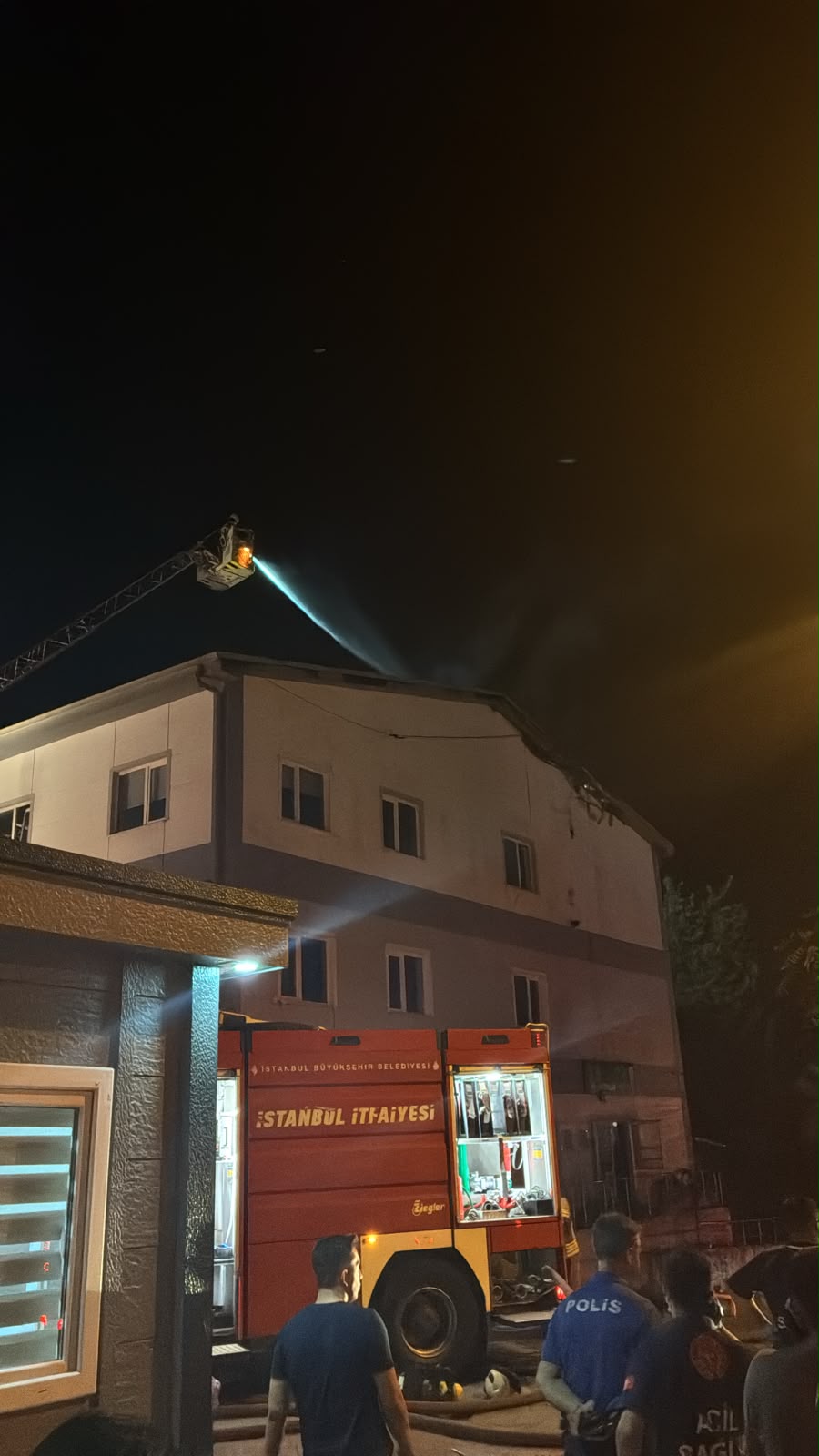 İstanbul Fatih'te Cerrahpaşa Diş Hekimliği Fakültesi'nde Yangın Paniği: İSHOP ve Faturalandırma Sistemleri Zarar Gördü mü? (resim 2) – saglikhaberi.net İstanbul Fatih'te Cerrahpaşa Diş Hekimliği Fakültesi'nde Yangın Paniği: İSHOP ve Faturalandırma Sistemleri Zarar Gördü mü? (resim 1) – saglikhaberi.net