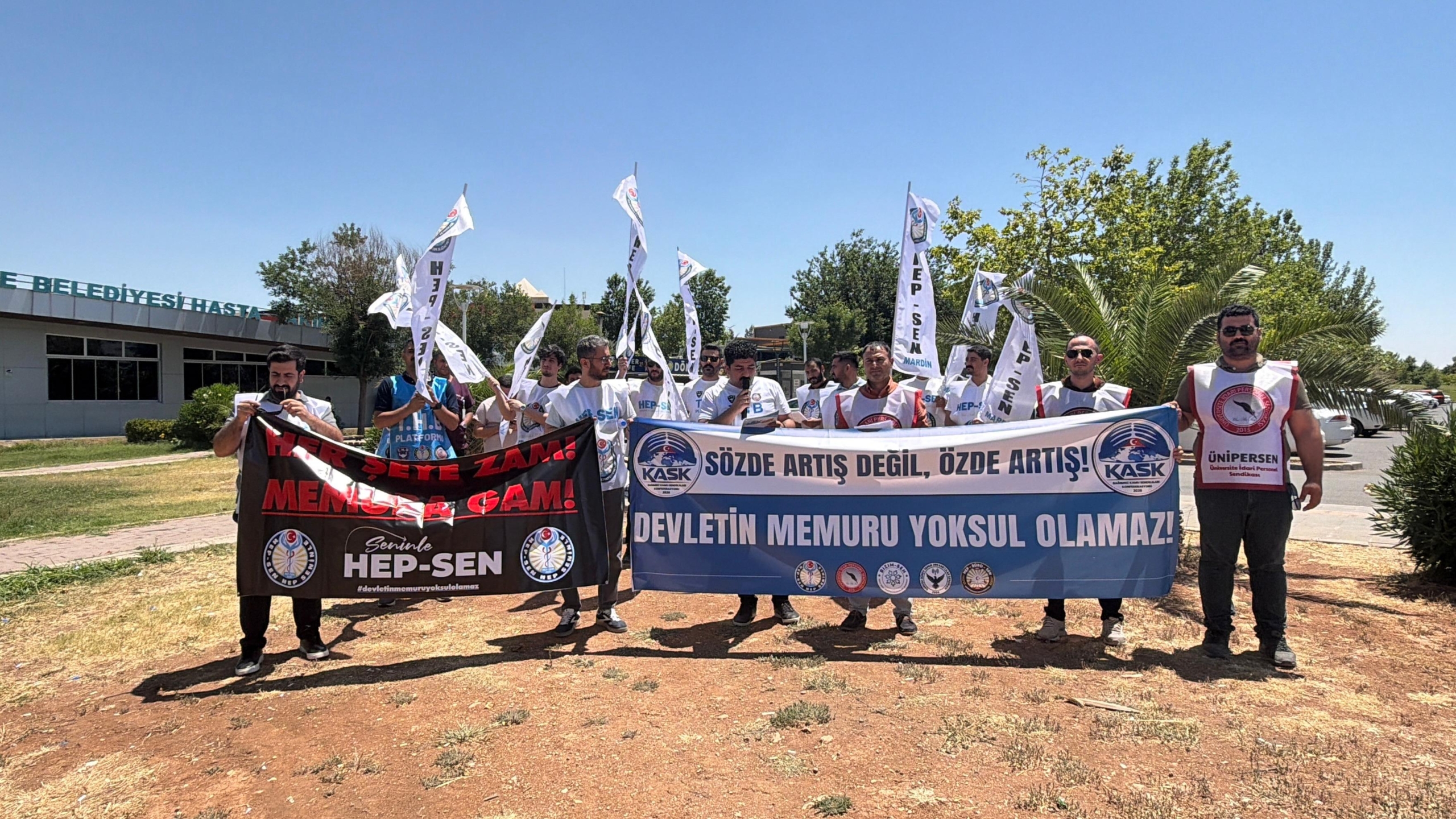 KASK Konfederasyonu'ndan TÜİK Binaları Önünde Eş Zamanlı Eylem: "Sözde Değil Özde Artış İstiyoruz" (resim 9) – saglikhaberi.net