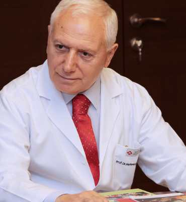 82 Yaşındaki Prof. Dr. Mehmet Haberal'dan Ameliyathanede Tarihi Mesai (resim 3) – saglikhaberi.net Prof. Dr. Mehmet Haberal