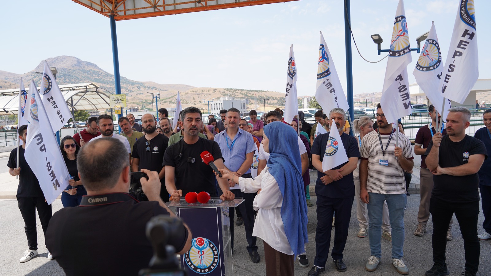 Malatya’da HEP-SEN'den Yetkililere Çağrı: "3-5 Lira Teşvikle Sağlık Sistemi Dönmez, Tükeniyoruz!" (resim 1) – saglikhaberi.net
