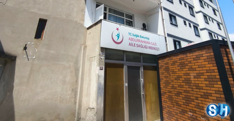 Sultanbeyli’de Aile Sağlığı Merkezinde Tavan Çöktü: Sağlık Çalışanları Mukavemetsiz Binada Hizmet Vermeye Çalışıyor!